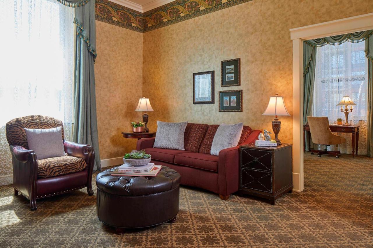 Hotel Renaissance Hotel, The Depot 4*